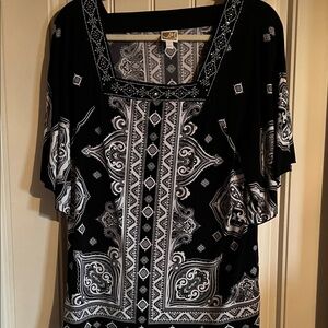 JM Collection Black and White Women's Top